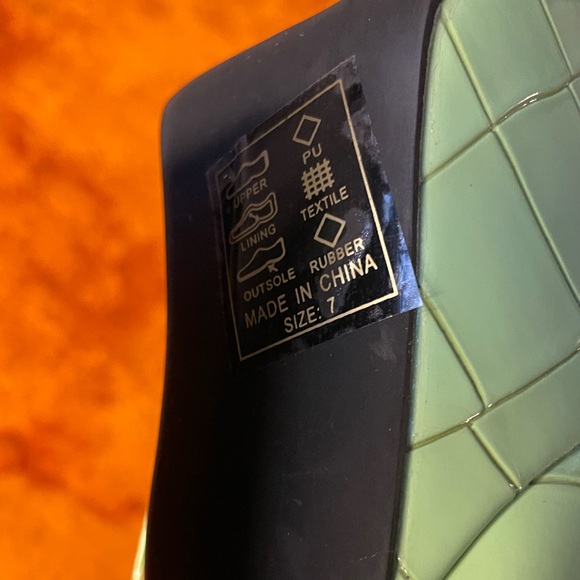 SOLD Azalea Wang Platform Boots - Picture 7 of 8